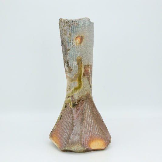 [Kenji Tayama] Ash-covered vase