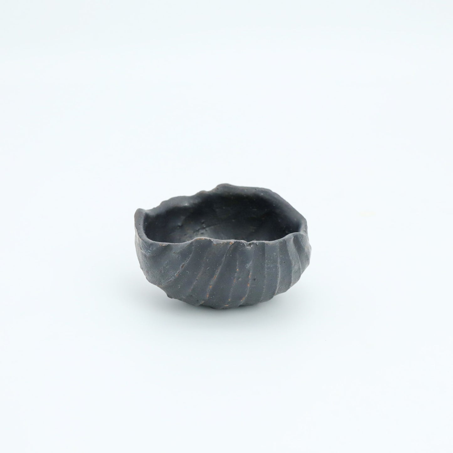 [Motosu Shuichi] Black glazed sake cup