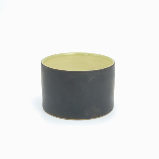 [Motosu Shuichi] Black glazed sake cup