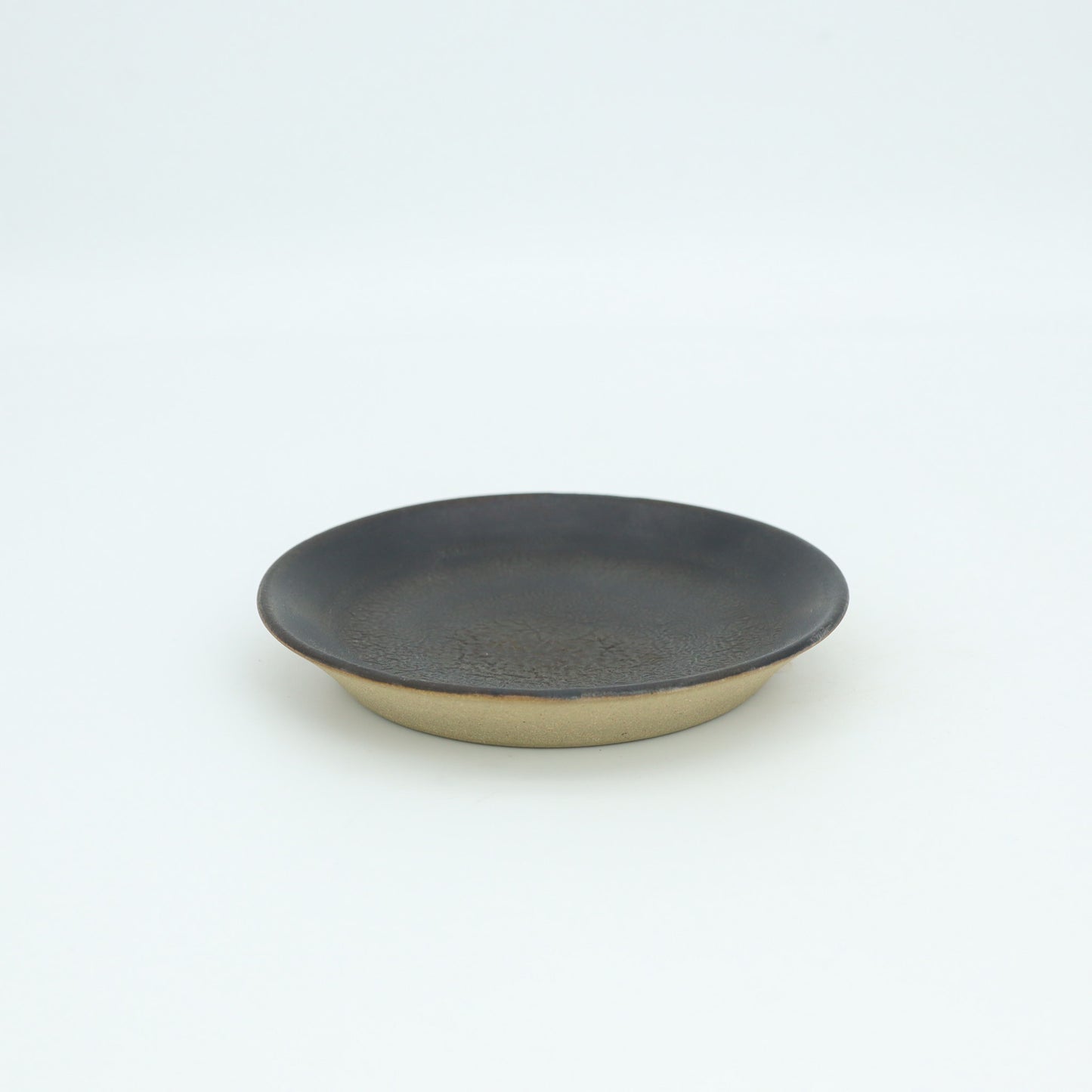 [Motosu Shuichi] Black glaze 4-inch plate
