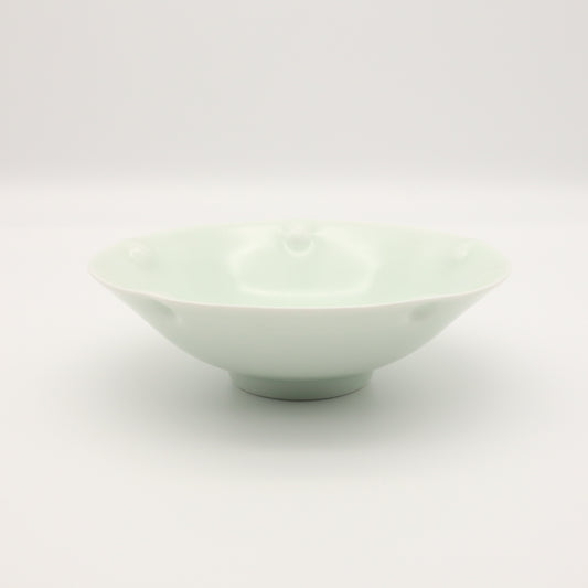 [Omura Midori] POKOPOKO ash-glazed white porcelain shallow bowl
