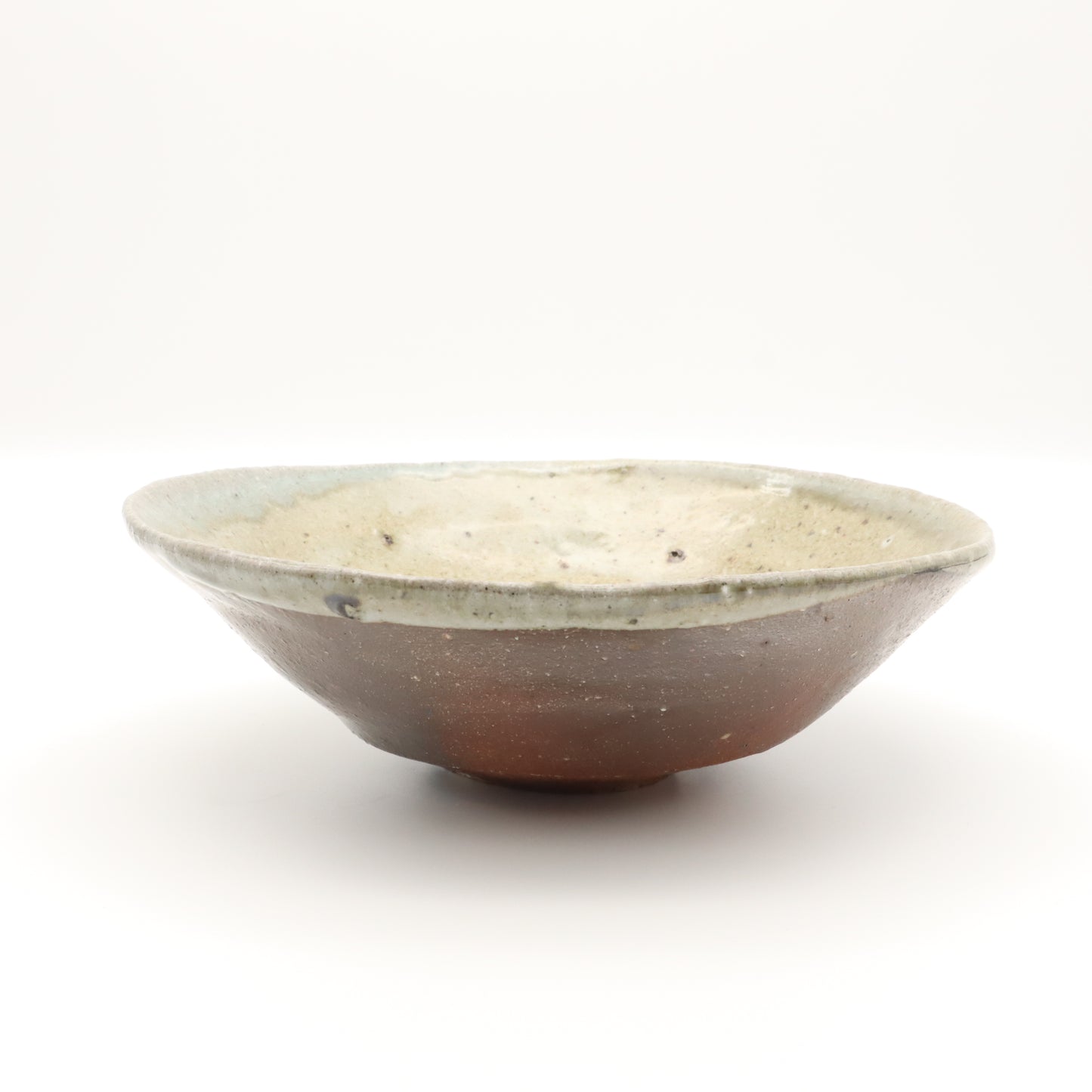[Iwami Shinsuke] Ash-covered potter's wheel