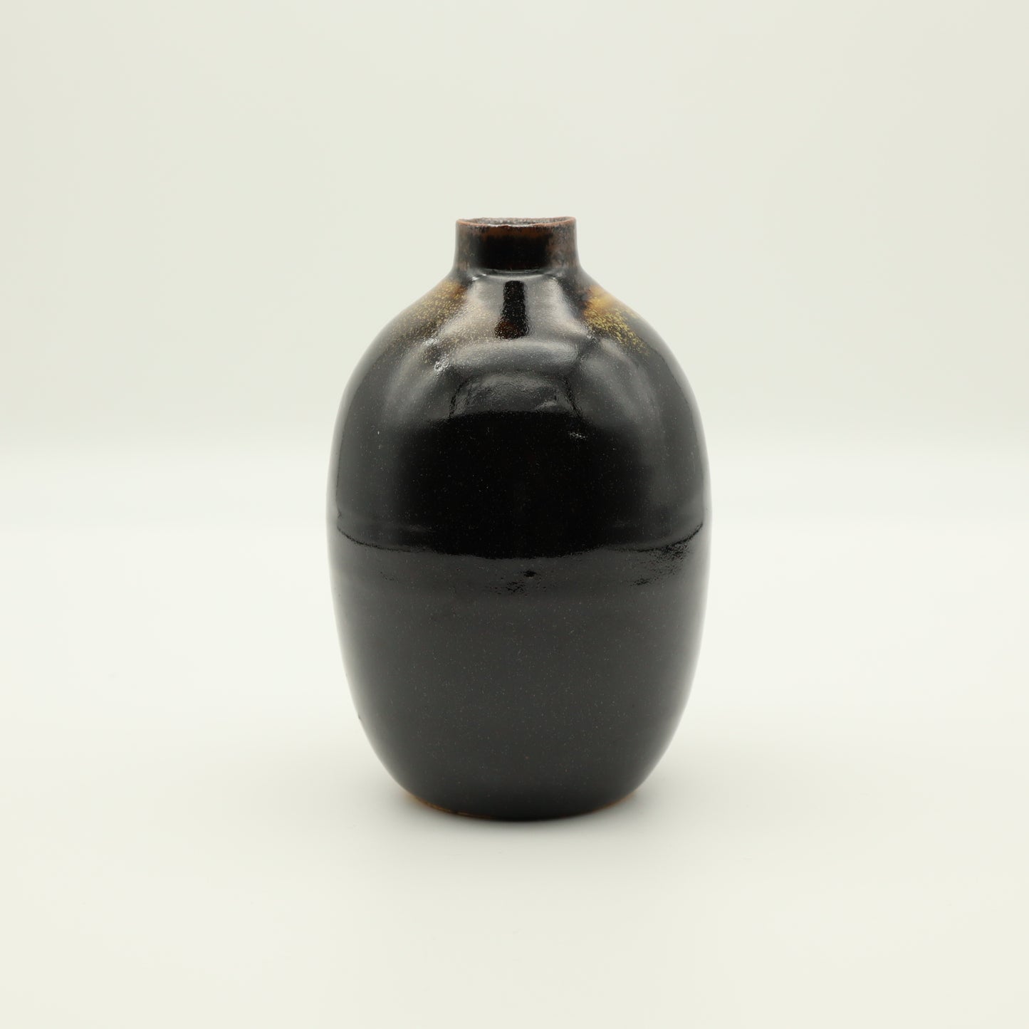 [Hagiwara Yoshinori] Black glaze flower vase